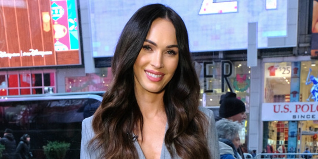 Megan Fox Proudly Reveals Her Brian Austin Green S Family Crest E Online
